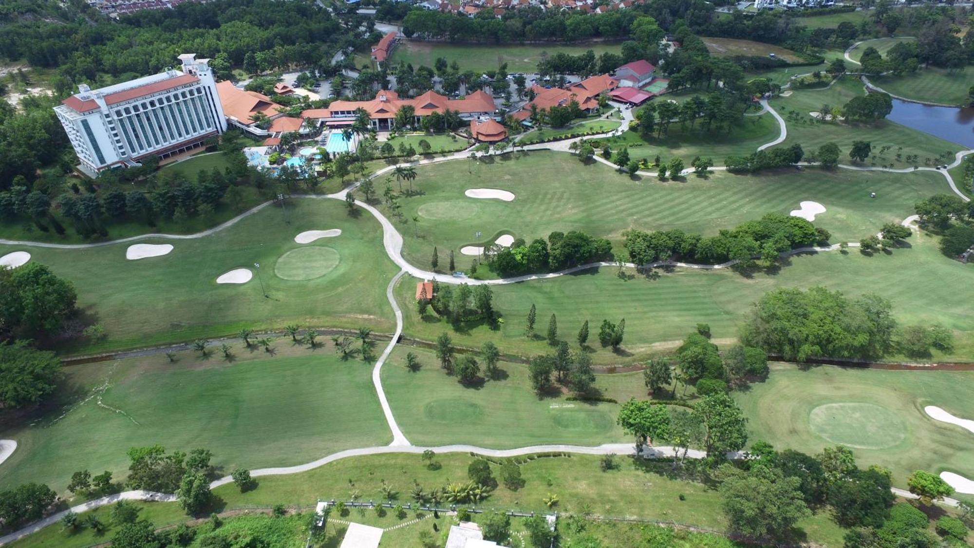Nilai Springs Resort Hotel מראה חיצוני תמונה