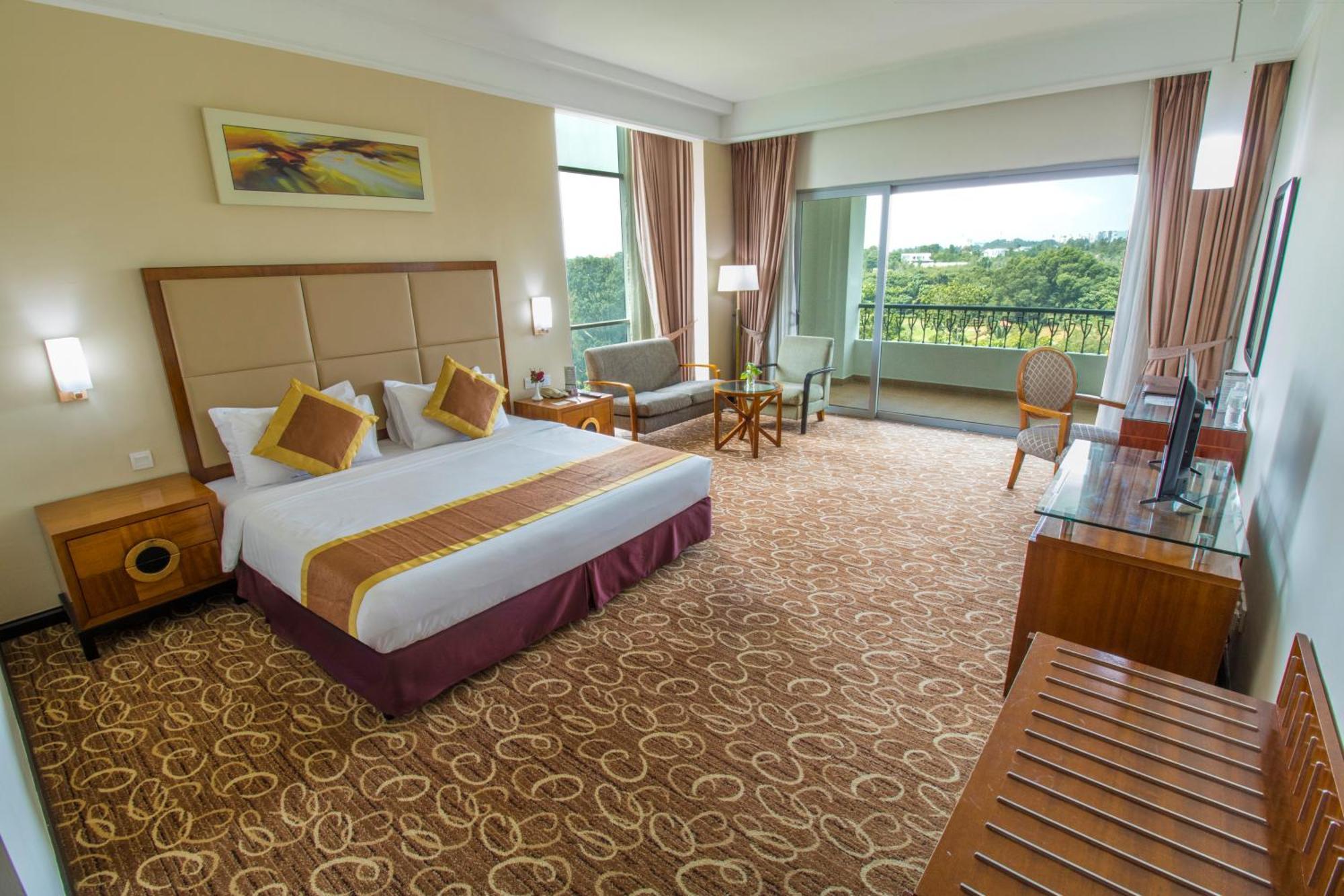 Nilai Springs Resort Hotel מראה חיצוני תמונה